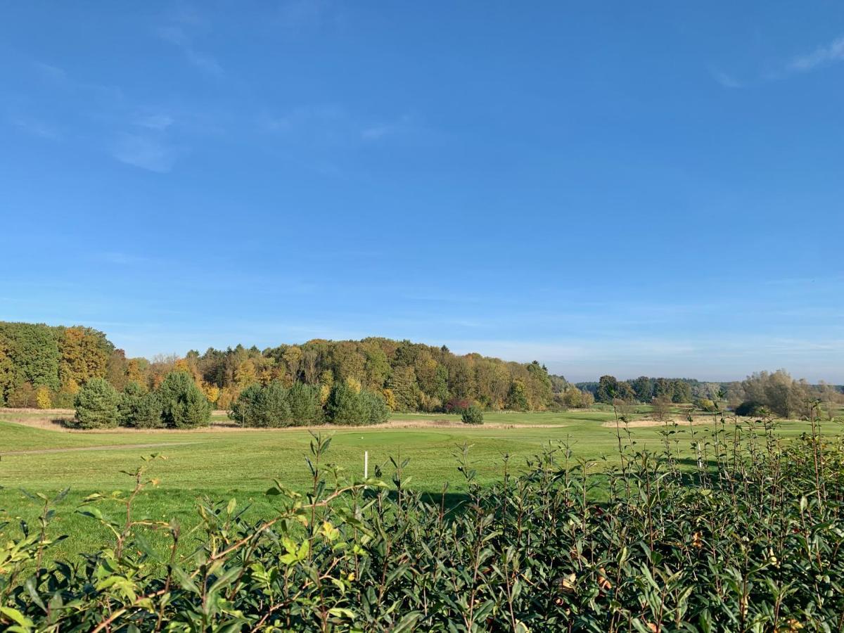 Blick Ins Gruene- Premium-fewo Apartment Goehren-Lebbin