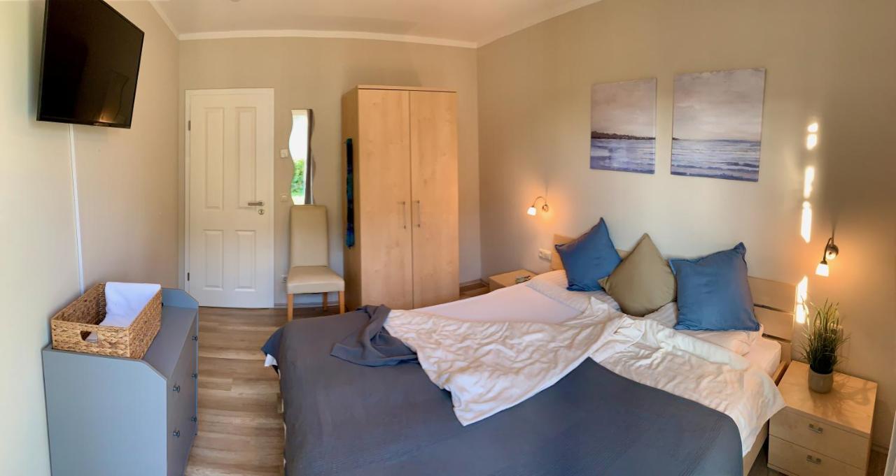 Blick Ins Gruene- Premium-fewo Goehren-Lebbin