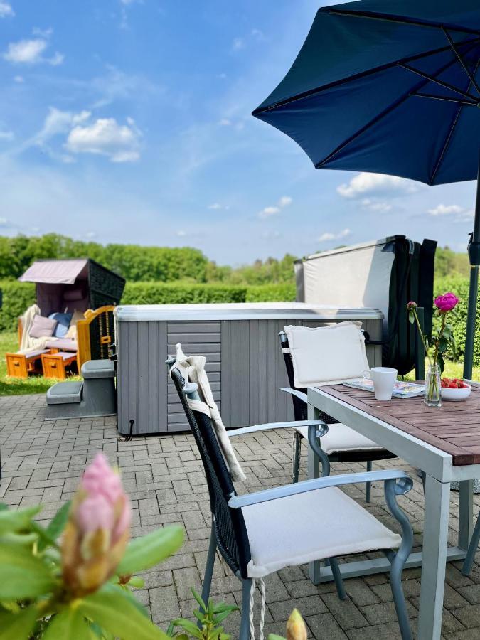 Blick Ins Gruene- Premium-fewo Apartment Goehren-Lebbin